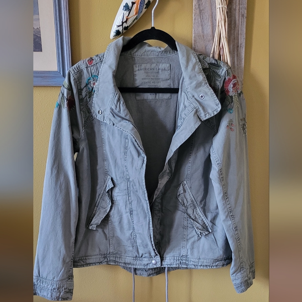 American Eagle Outfitters Jacket. Size M